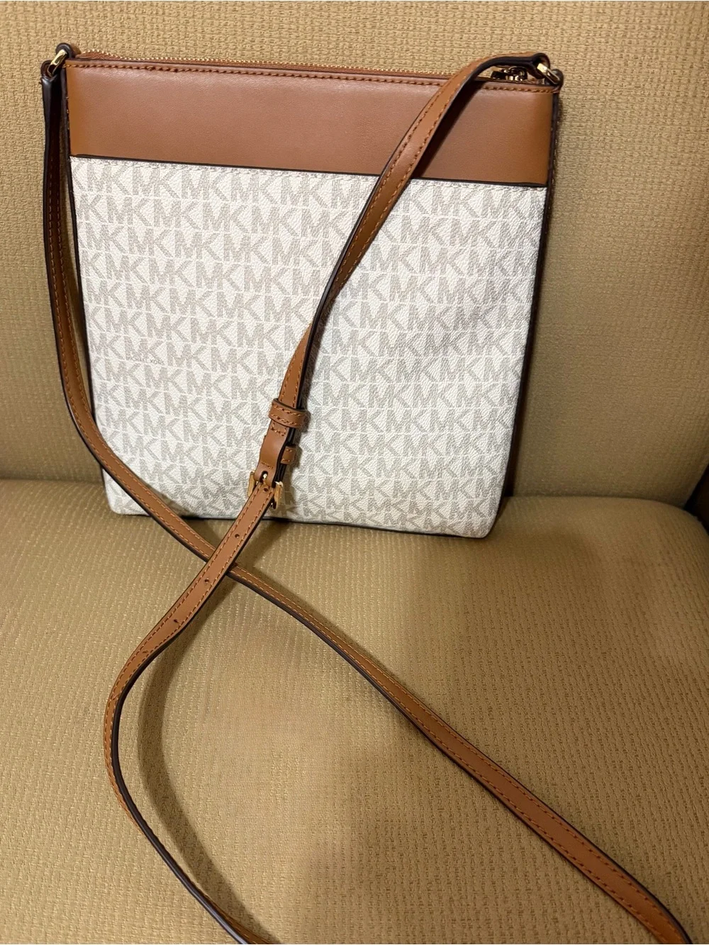 New Michael Kors Cream & Tan Crossbody